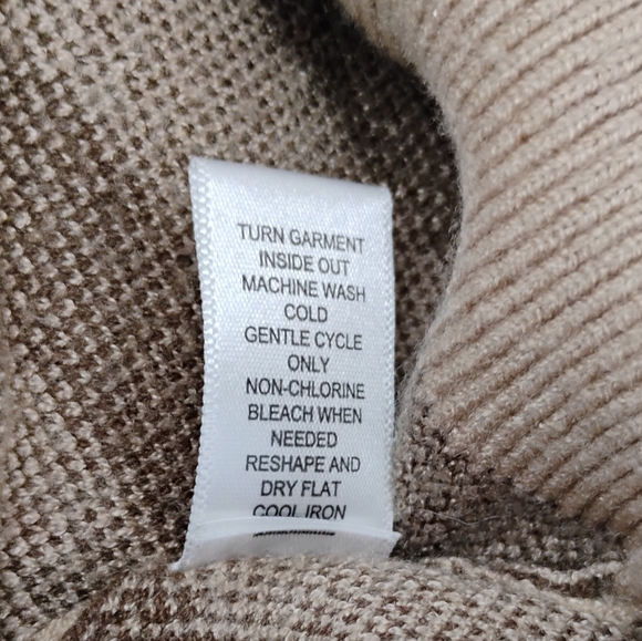 Sage & Oak Women's Turtleneck Sweater Zebra Print Sz M Pullover 3/4 Sleeves H-3 - Picture 9 of 9